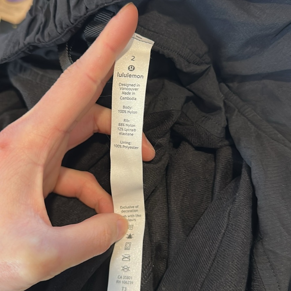 Lululemon Sights Seen Jacket
Black , Sz 2 - Picture 6 of 6